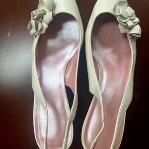 Madeline Size 10M Style Desiree Cream colored Dressy heels
